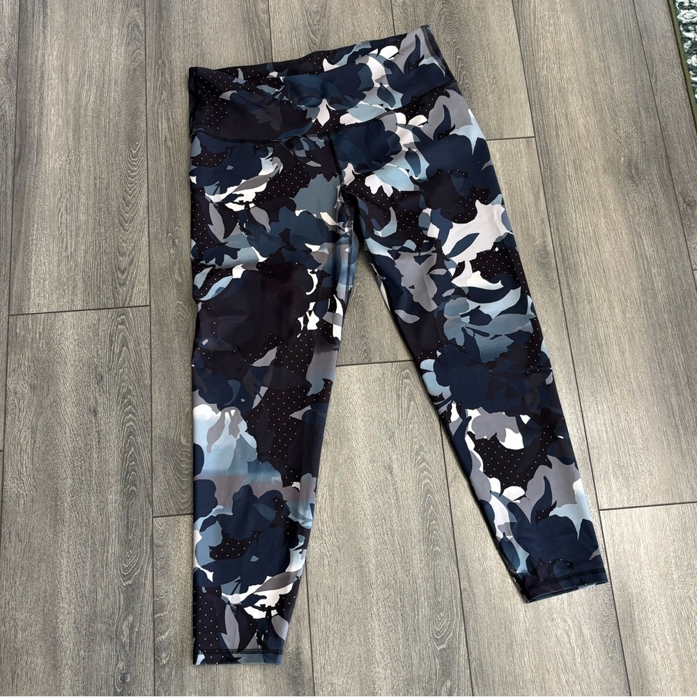 OLD NAVY • Elevate Leggings. Size XL